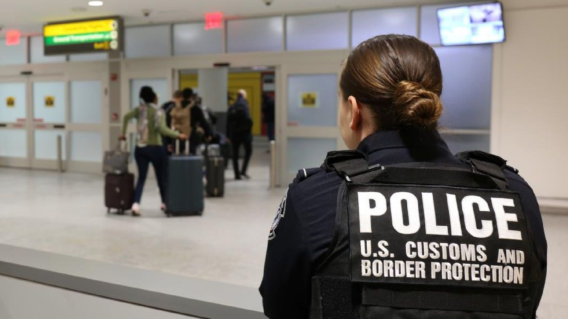 Texas bloquea medida para frenar la deportación de migrantes por 100 días