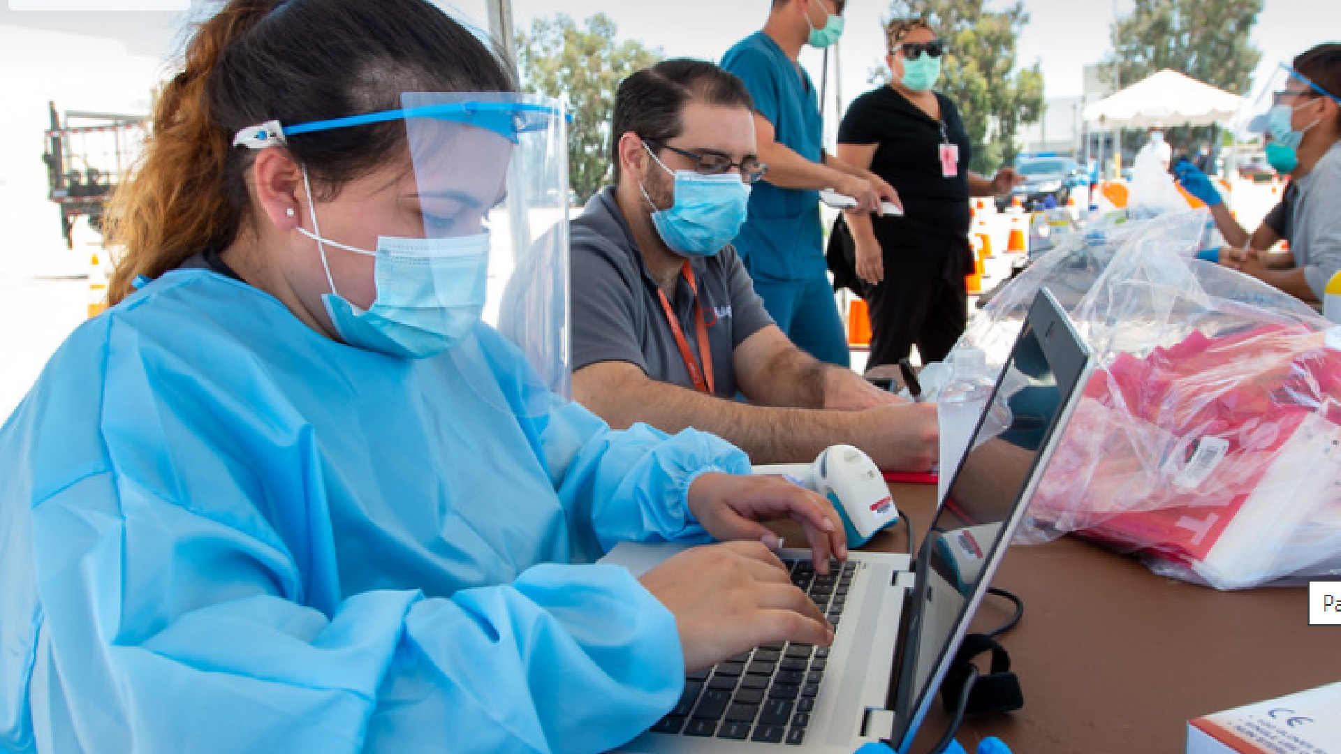 Personas en EE.UU. ofrecen hasta 25 mil dólares por ser de los primeros vacunados contra el COVID-19 Personas en EE.UU. ofrecen hasta 25 mil dólares por ser de los primeros vacunados contra el COVID-19