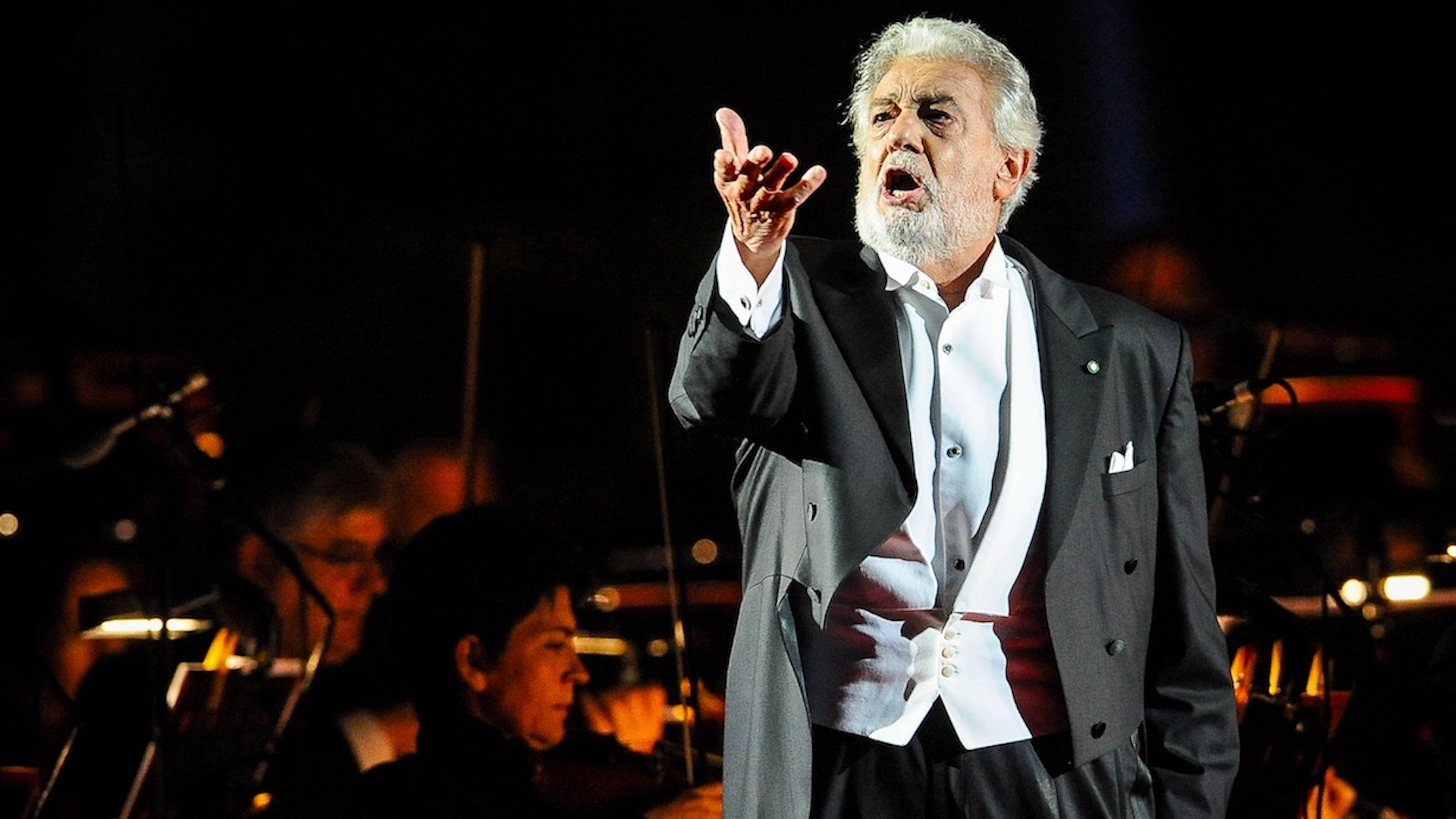 Plácido Domingo celebra su regreso a La Scala pero extraña la presencia del público Plácido Domingo celebra su regreso a La Scala pero extraña la presencia del público