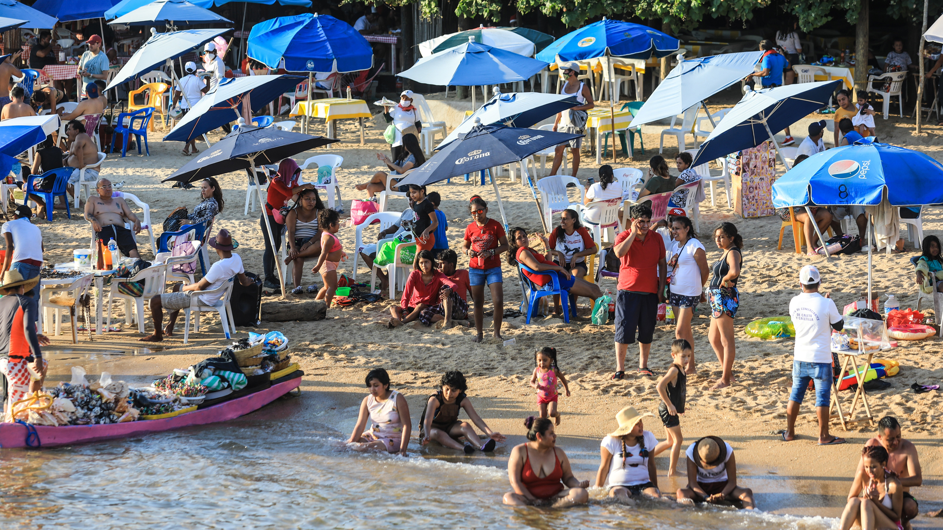 Alerta OPS aumento de casos y muertes por COVID-19 en México por turismo navideño