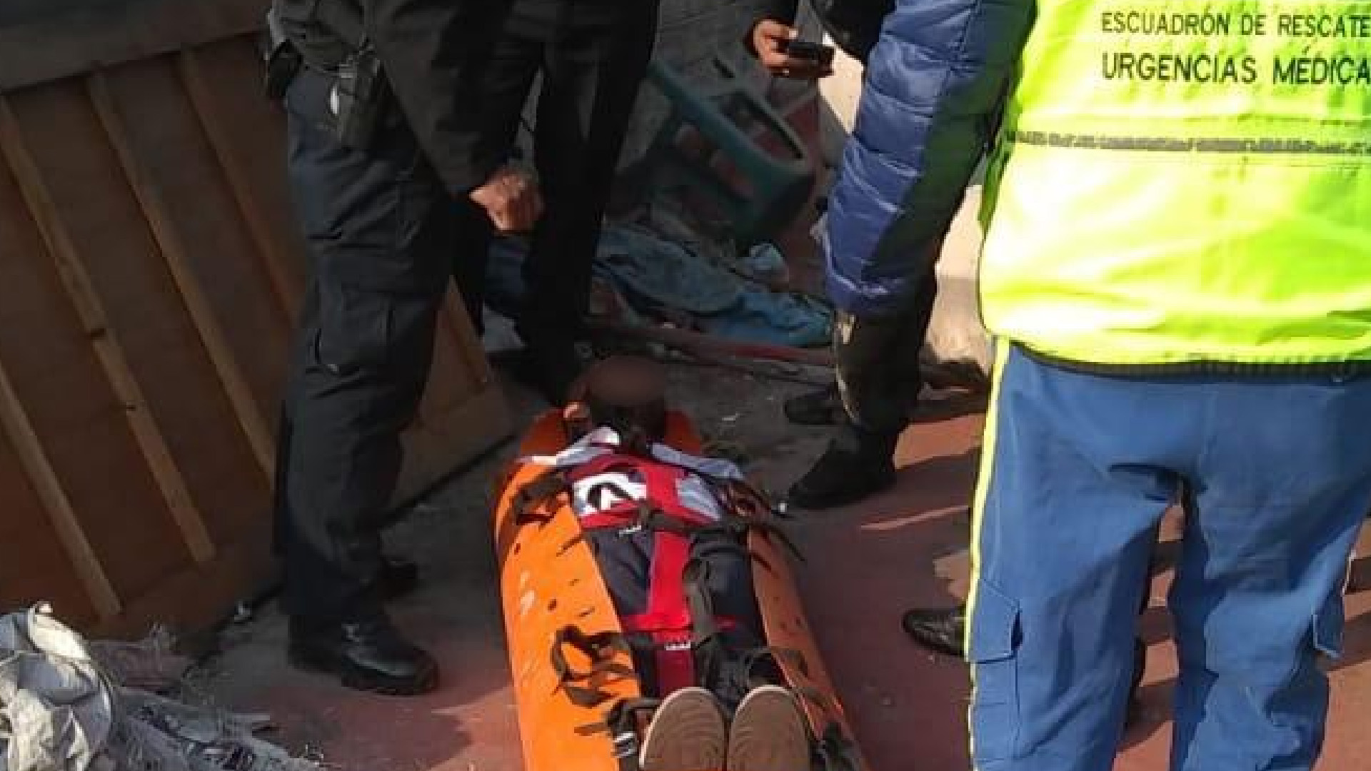 Policías rescatan a sujeto que intentó suicidarse en la Cuauhtémoc