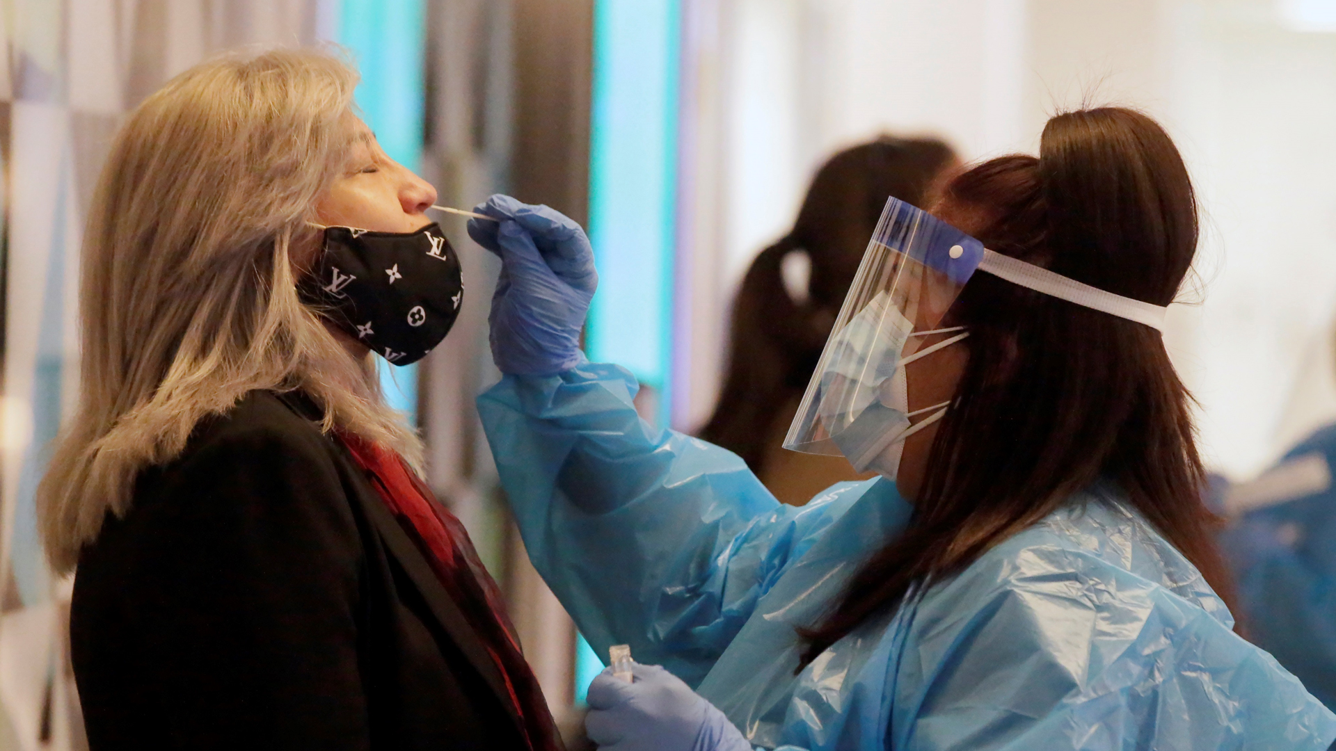 EE.UU. exigirá pruebas negativas de COVID-19 a todos los pasajeros aéreos