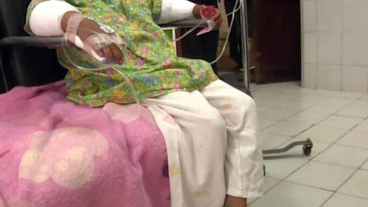 Mujer quema brazos a su hija de 6 años por robar dulces