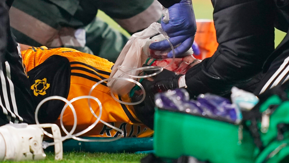 Raúl Jiménez podría abandonar el hospital la semana que viene