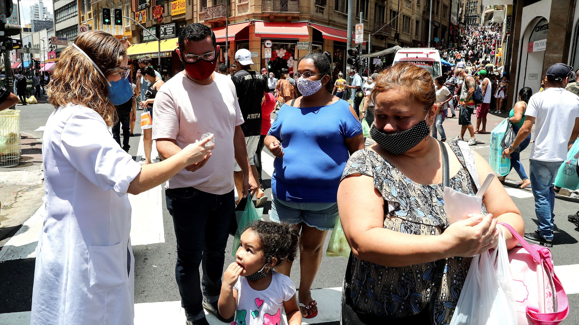 Advierte OMS otros “seis meses duros” de pandemia pese a vacunas