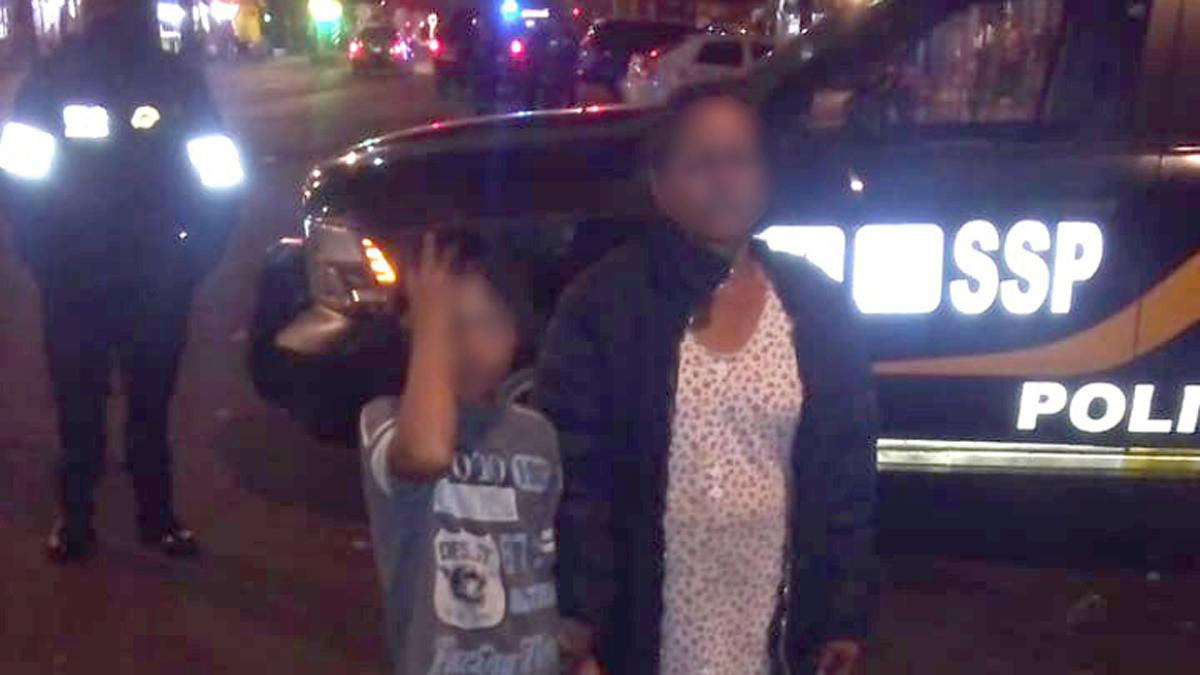 Policías reúnen con su madre a menor extraviado en la colonia Morelos
