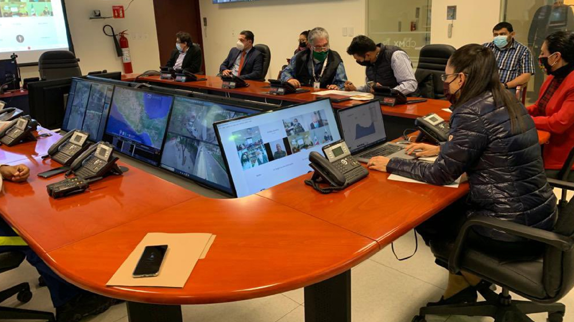 Claudia Sheinbaum se coordina con Semar y Sedena para atender emergencia por COVID-19