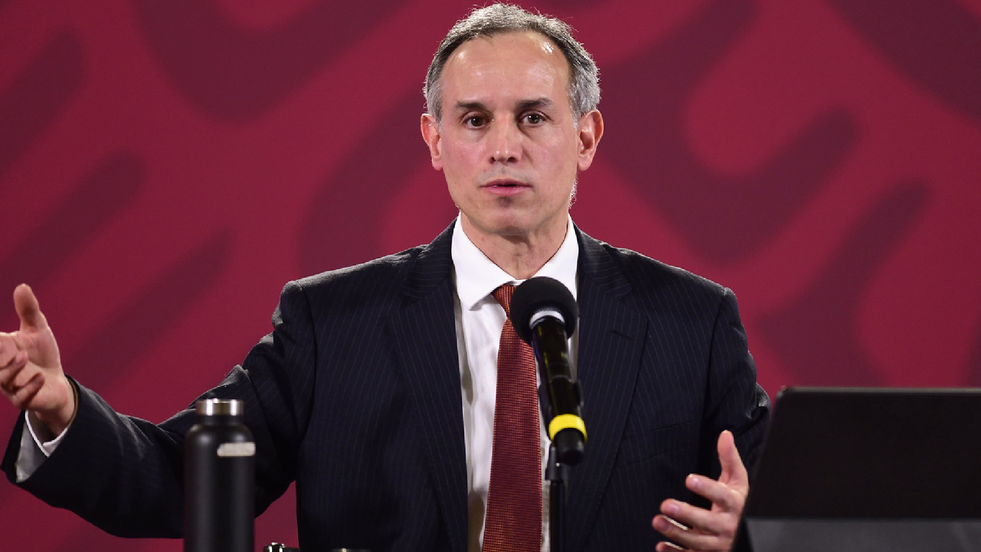 Se podrán usar vacunas contra COVID-19 pese a reacciones alérgicas, afirma López-Gatell