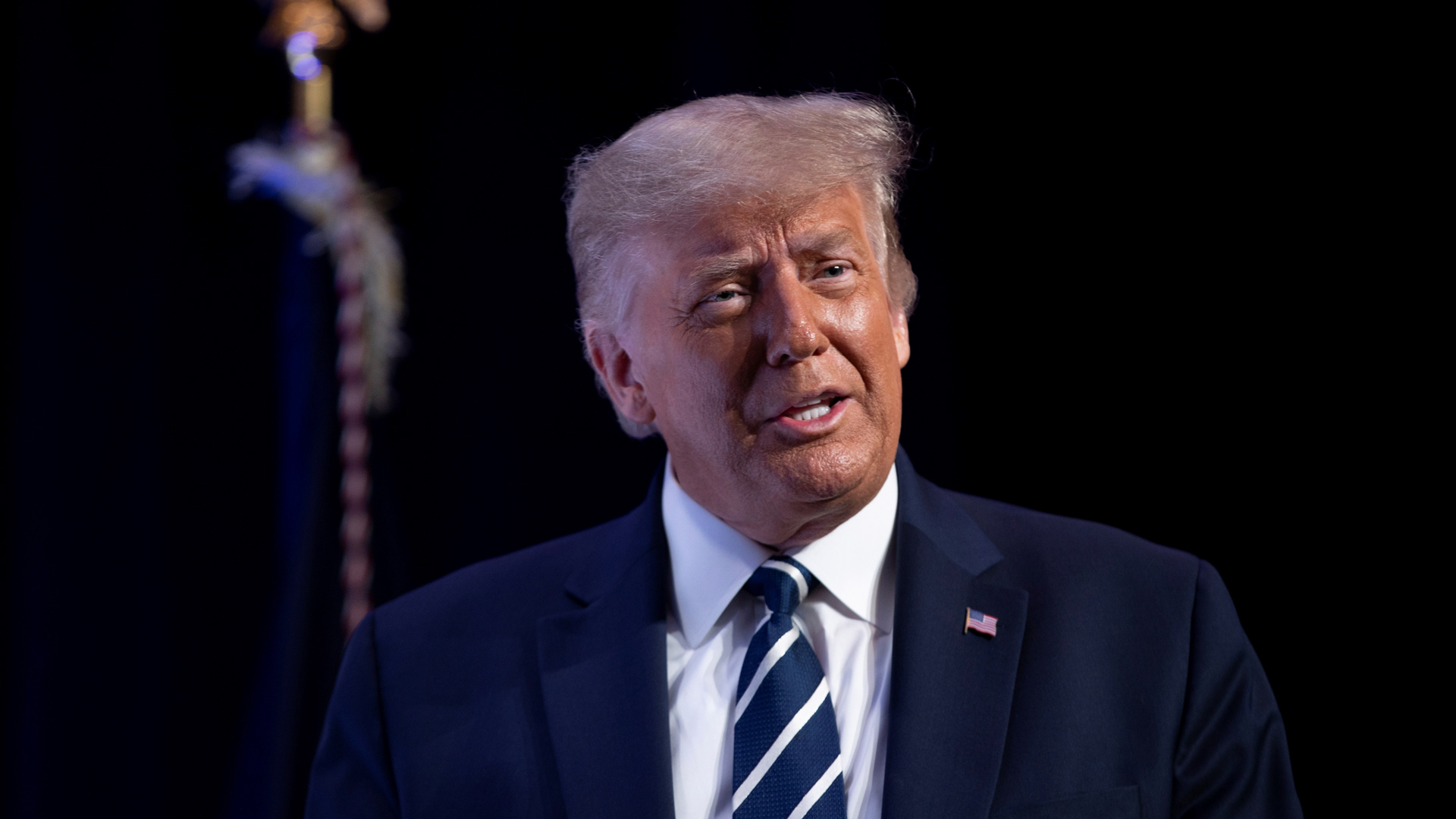 Indulta Donald Trump a su exjefe de campaña, Paul Manafort y a otras 28 personas