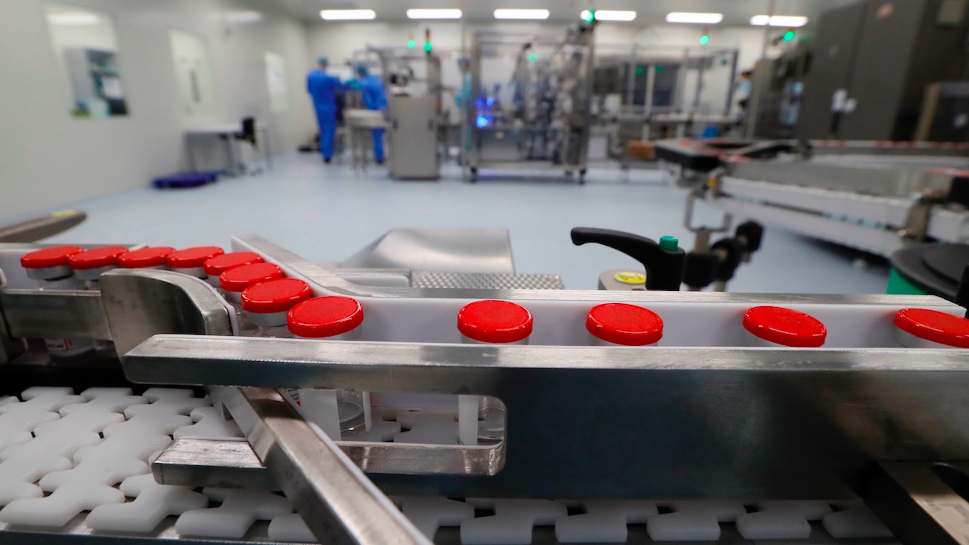 Inicia campaña de vacunación contra COVID-19 en Rusia; esperan vacunar a siete millones de personas Inicia campaña de vacunación contra COVID-19 en Rusia; esperan vacunar a siete millones de personas