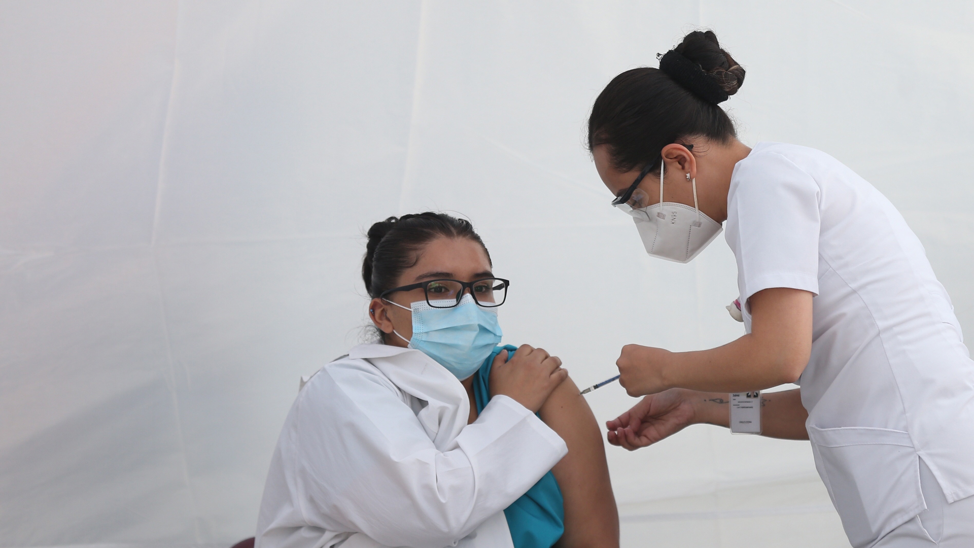 Médicos de hospitales privados exigen certidumbre en vacunación contra COVID-19; “Necesitamos que esas vacunas lleguen”, insiste el doctor Francisco Moreno