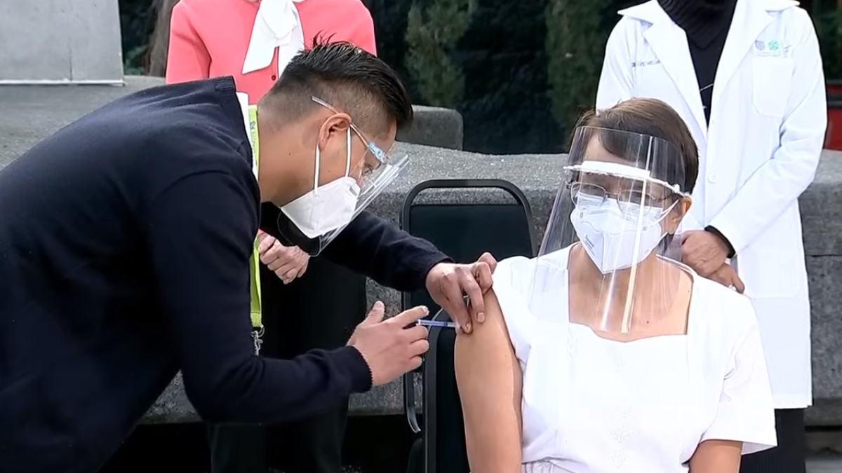 Vacuna contra COVID-19 debe aplicarse en el brazo no dominante, aclara López-Gatell Vacuna contra COVID-19 debe aplicarse en el brazo no dominante, aclara López-Gatell