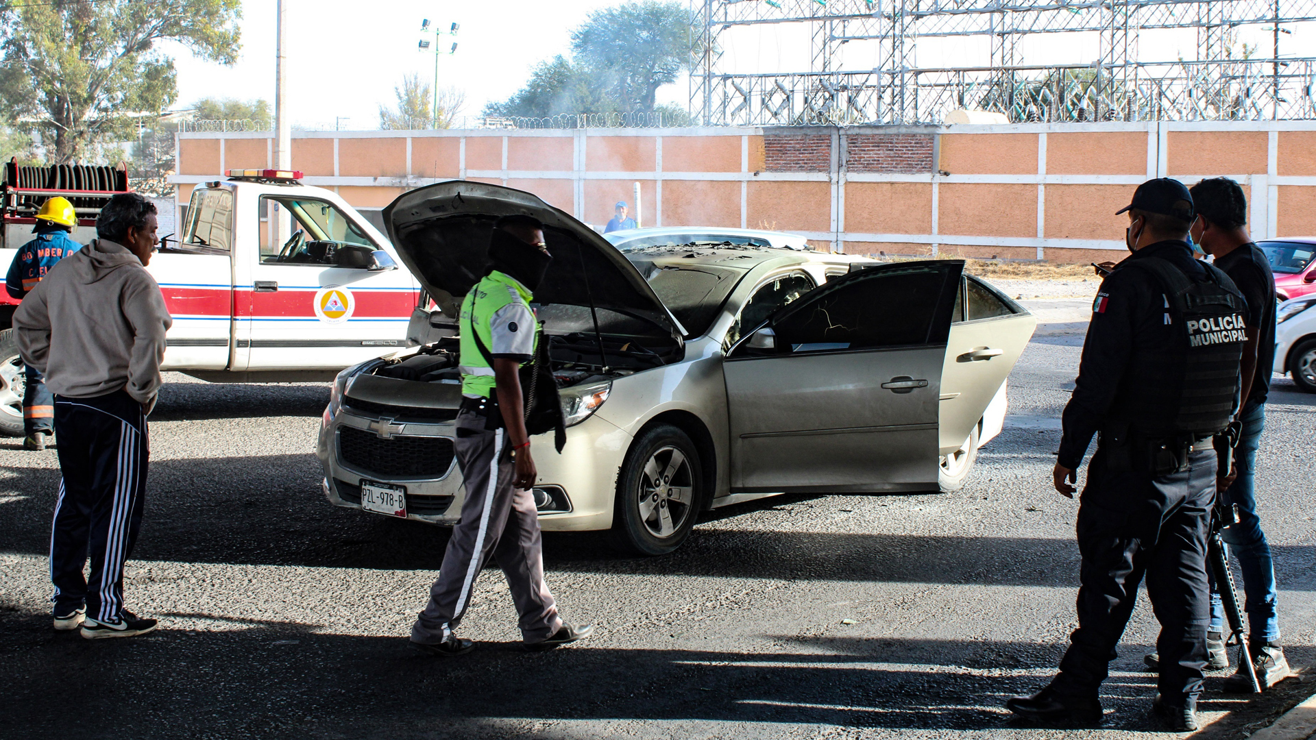Detienen en Celaya a 13 presuntos miembros del Cártel Santa Rosa de Lima y CJNG - vehiculo-vandalizado-en-celaya-gto