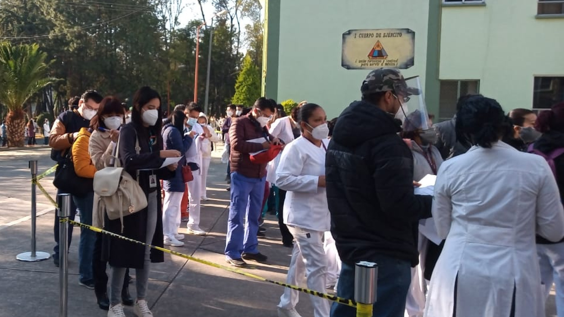 Tras aplicación de vacuna contra COVID-19, 23 trabajadores del IMSS presentaron efectos secundarios