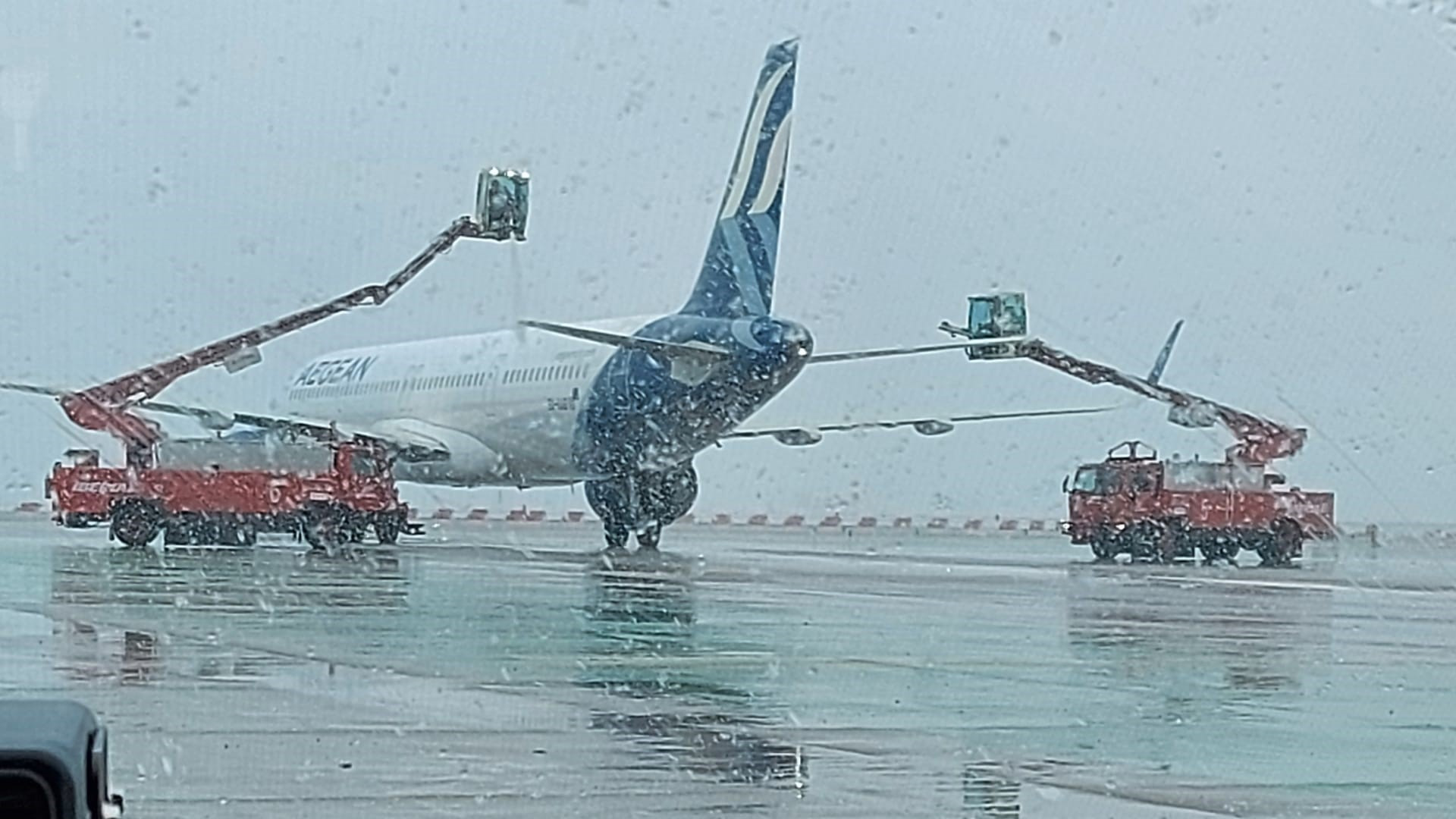 Aeropuerto de Madrid paraliza vuelos por nevada “histórica” ocasionada por tormenta ‘Filomena’