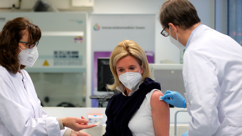 Unión Europea logra vacunar a 70 por ciento de su población adulta Unión Europea logra vacunar a 70 por ciento de su población adulta