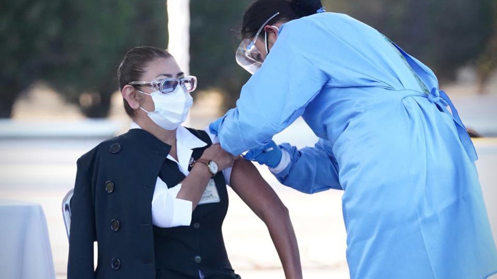 Alertan sobre falsas brigadas de vacunación de Pfizer en Quintana Roo