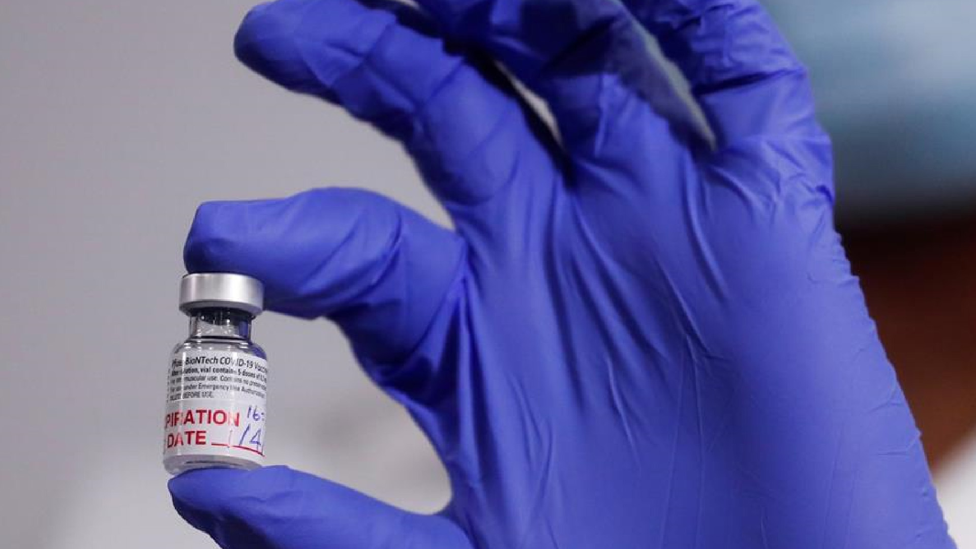 Cofepris autoriza vacuna contra COVID-19 de AstraZeneca y Oxford