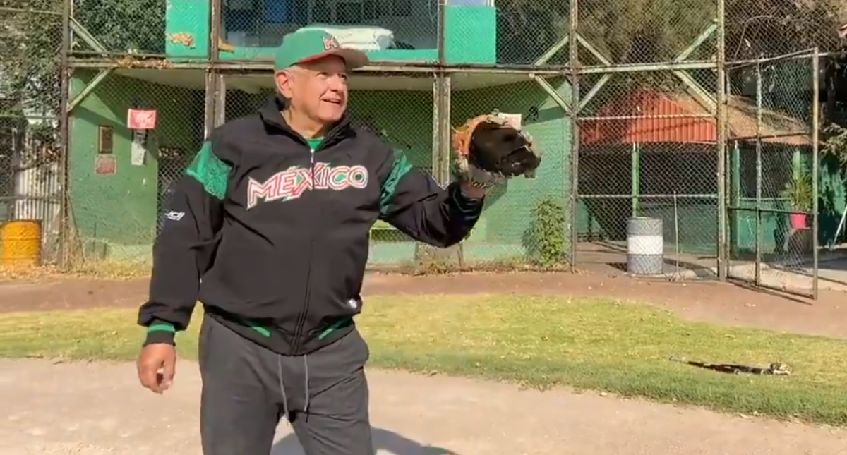 #Video “Uno tiene que dedicarle tiempo al deporte”, recomienda López Obrador