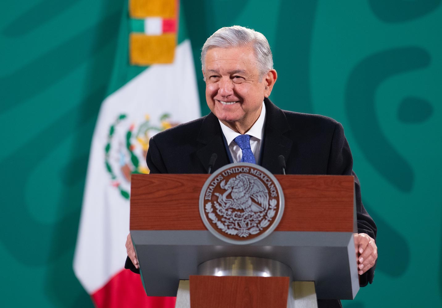 El presidente López Obrador carga nuevamente contra el INAI; Conferencia (11-01-2021)