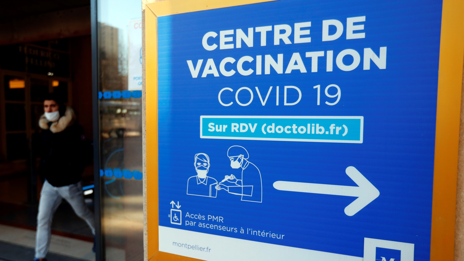 Pide OMS a personas de bajo riesgo por COVID-19 esperar su turno para recibir vacuna