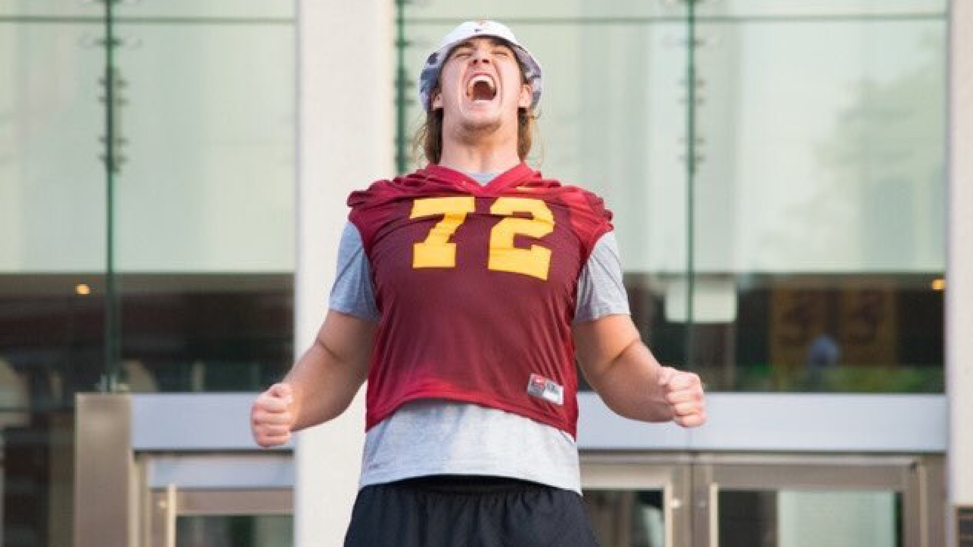 Arrestan al jugador de la NFL Chad Wheeler por agredir a su novia