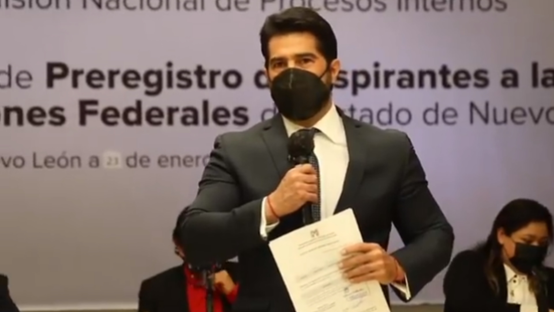 El actor y exfutbolista Arturo Carmona buscará diputación con el PRI