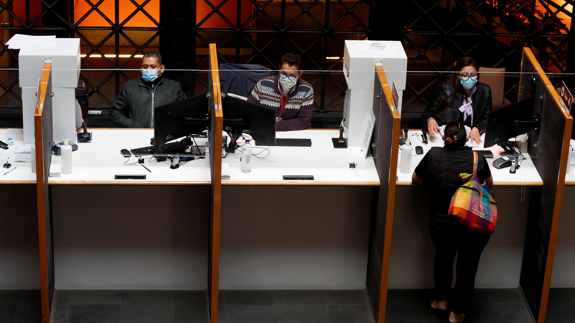 Mexicanos empeñan bienes para enfrentar atípica cuesta de enero en pandemia - atencion-en-monte-de-piedad-del-centro-historico-capitalino