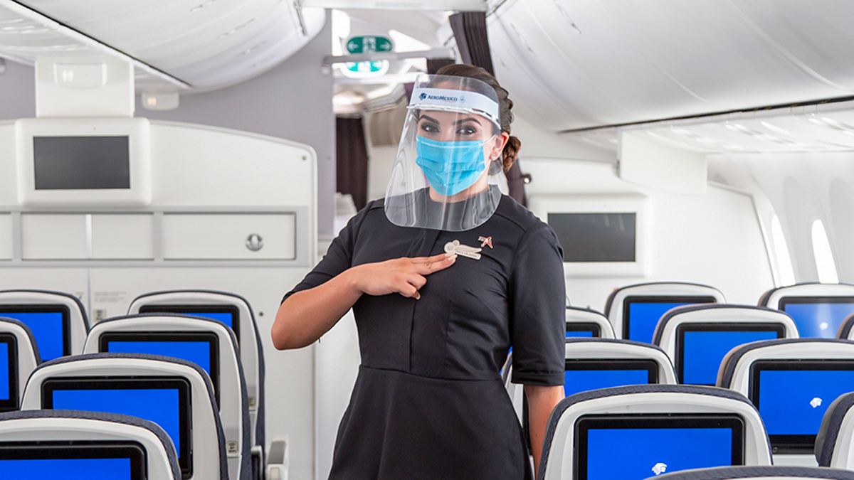 Despedirá Aeroméxico a 374 sobrecargos tras caída de 54.2 por ciento de pasajeros