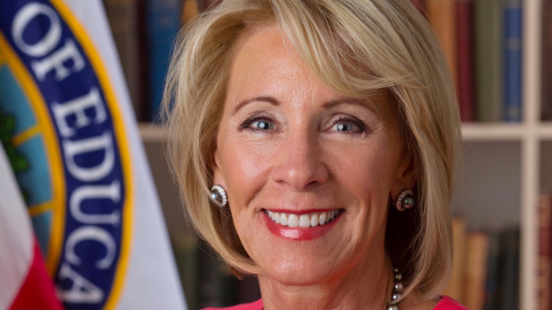 Betsy DeVos, secretaria de Educación de EE.UU., deja su cargo tras disturbios en Capitolio