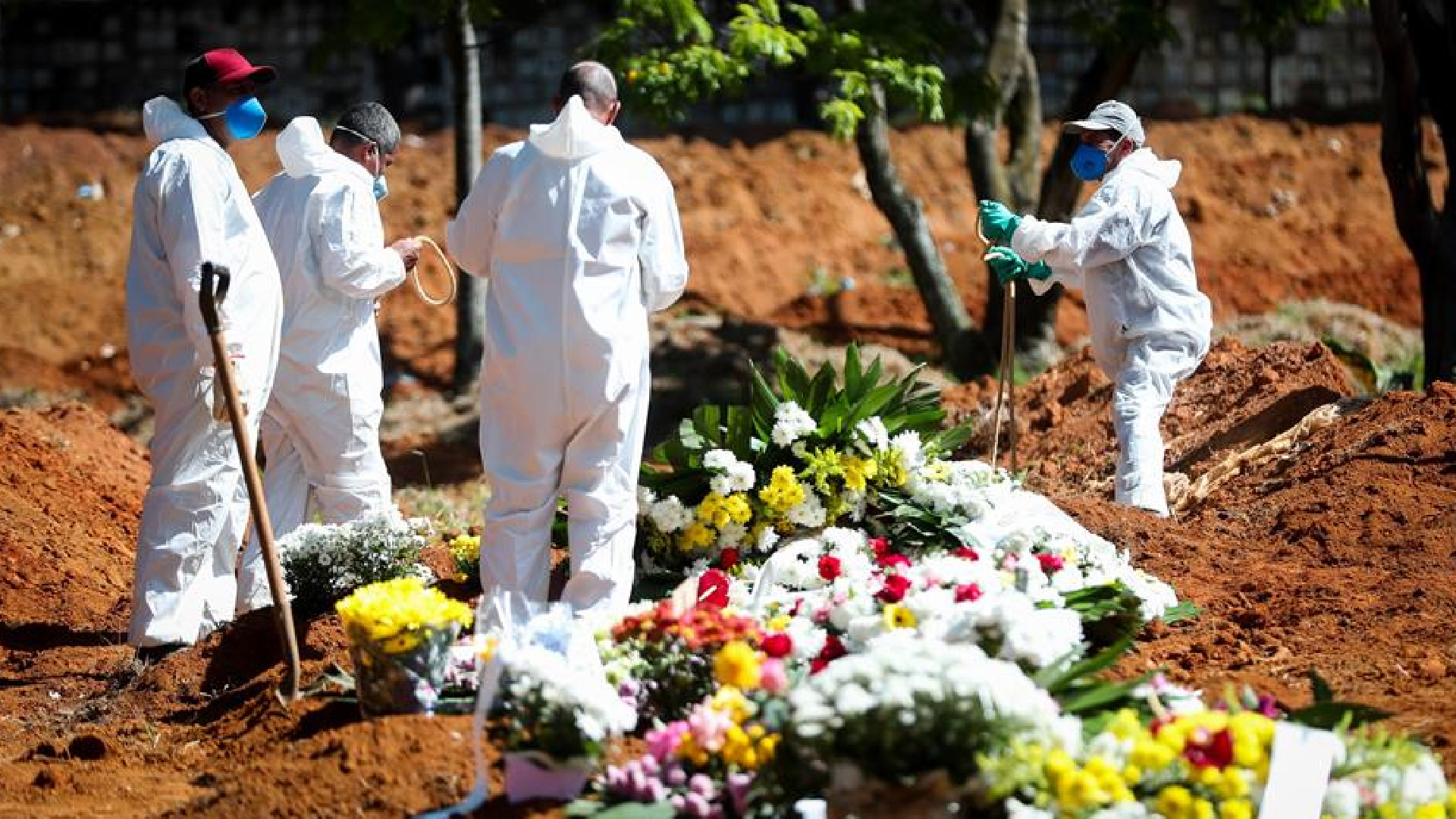 Brasil suma dos días con más de mil muertes por COVID-19 y roza las 206 mil