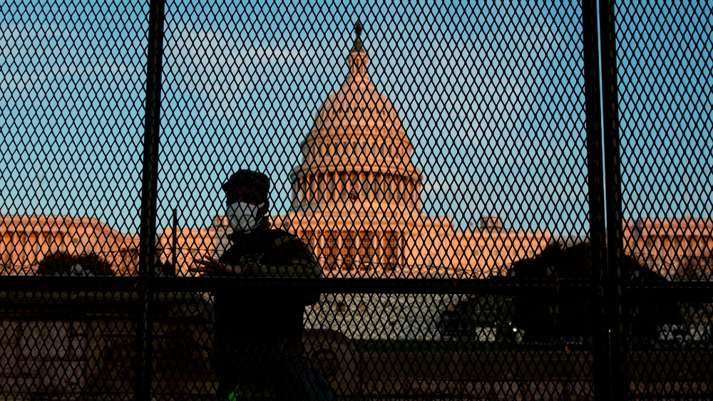 FBI alerta sobre “protestas armadas” en todo EE.UU. contra resultado electoral