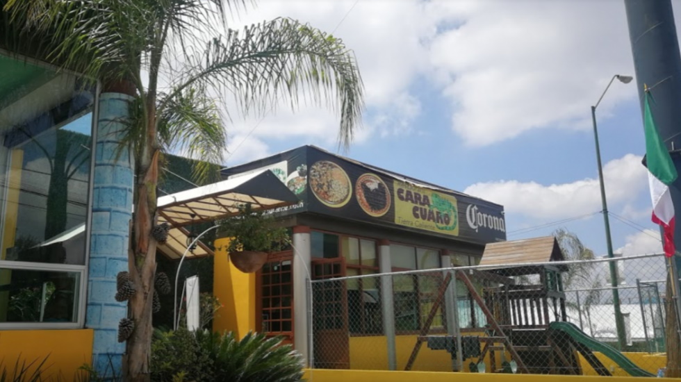 Balean a exalcalde de Nuevo Urecho, Michoacán, en restaurante