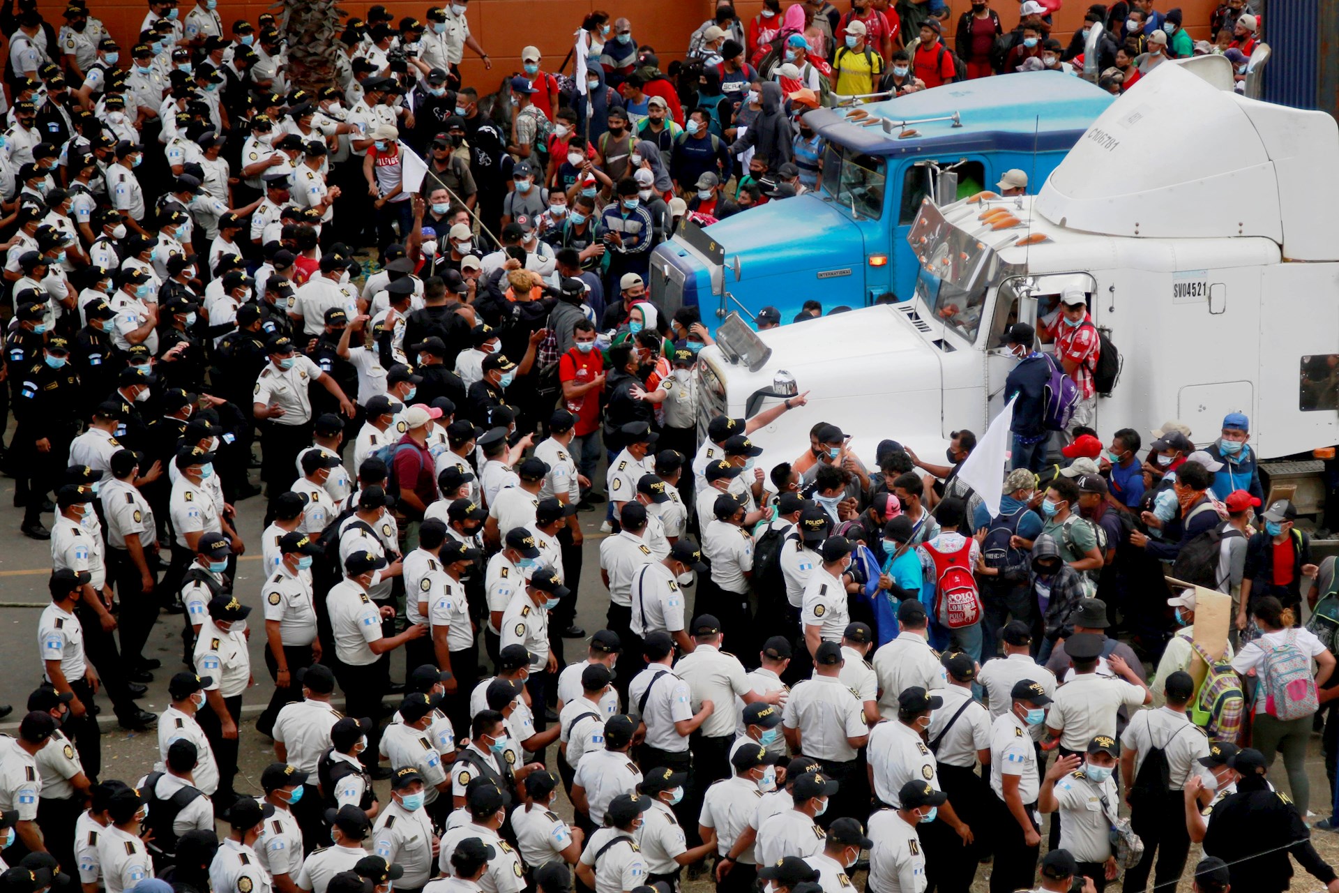 "Tenemos futuro compartido": EE.UU. busca combatir la corrupción en Centroamérica para atajar la migración - caravana-migrante