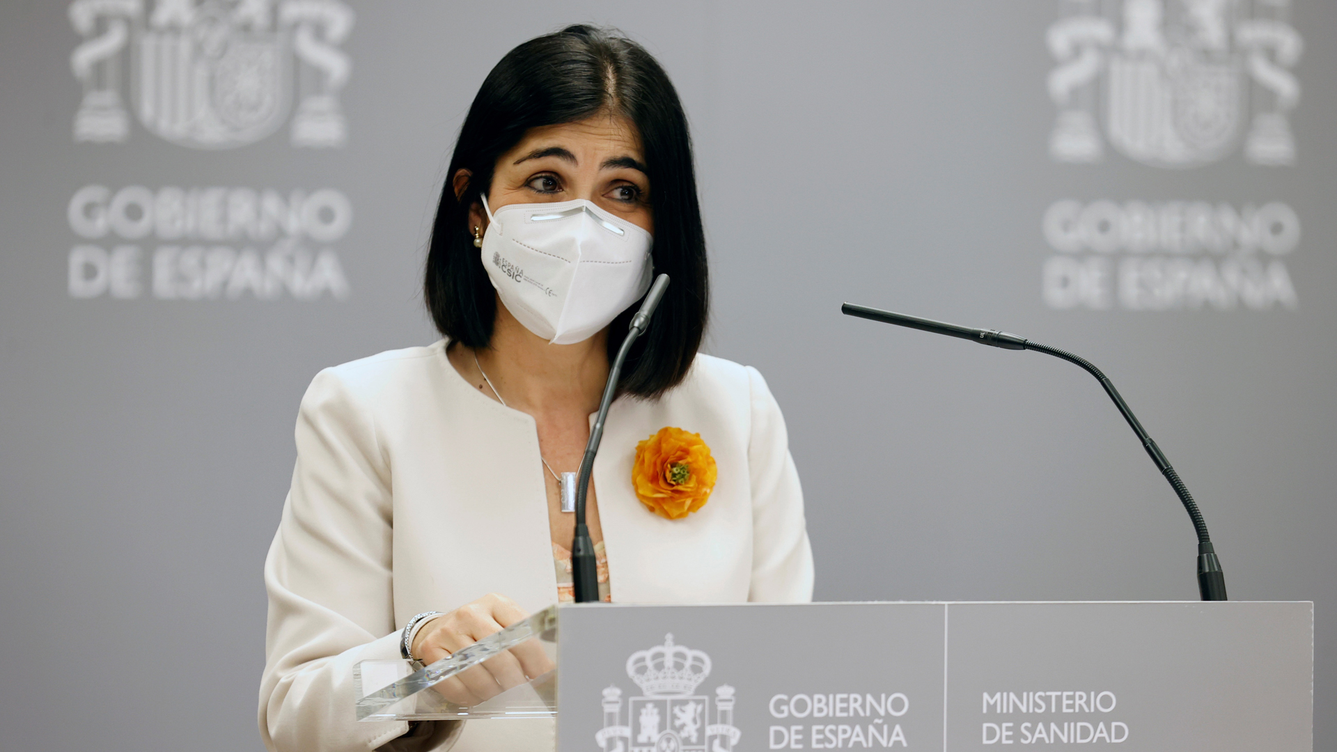 España estrena ministra de Sanidad en tercera ola de COVID-19
