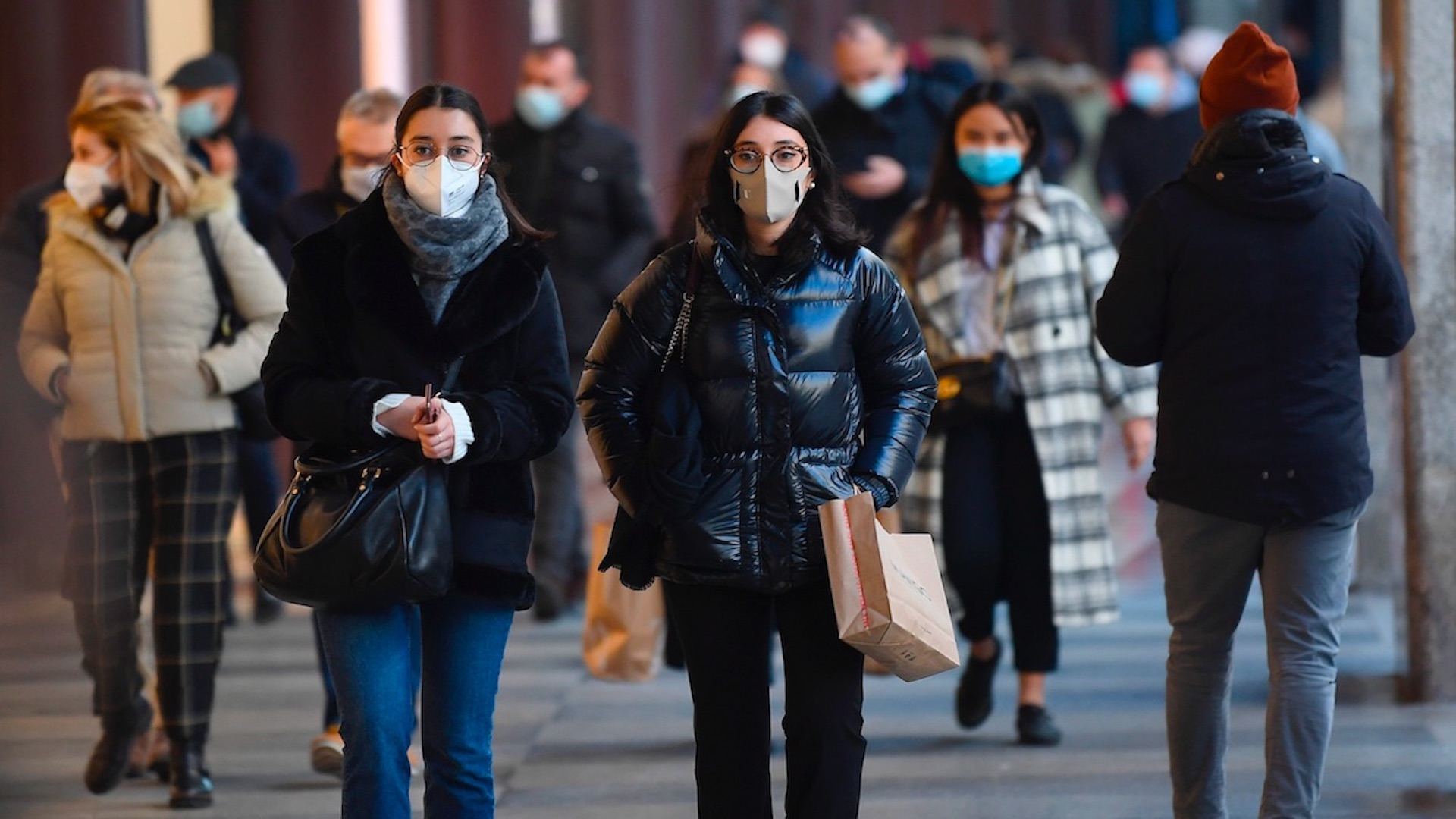 COVID-19 causa por primera vez más de 15 mil muertes en un sólo día