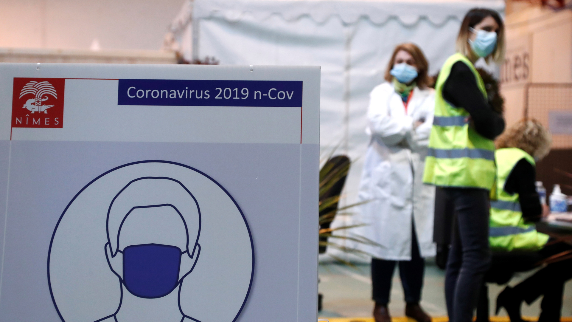 Francia amplía administración de tercera dosis a mayores de 40 años Francia amplía administración de tercera dosis a mayores de 40 años