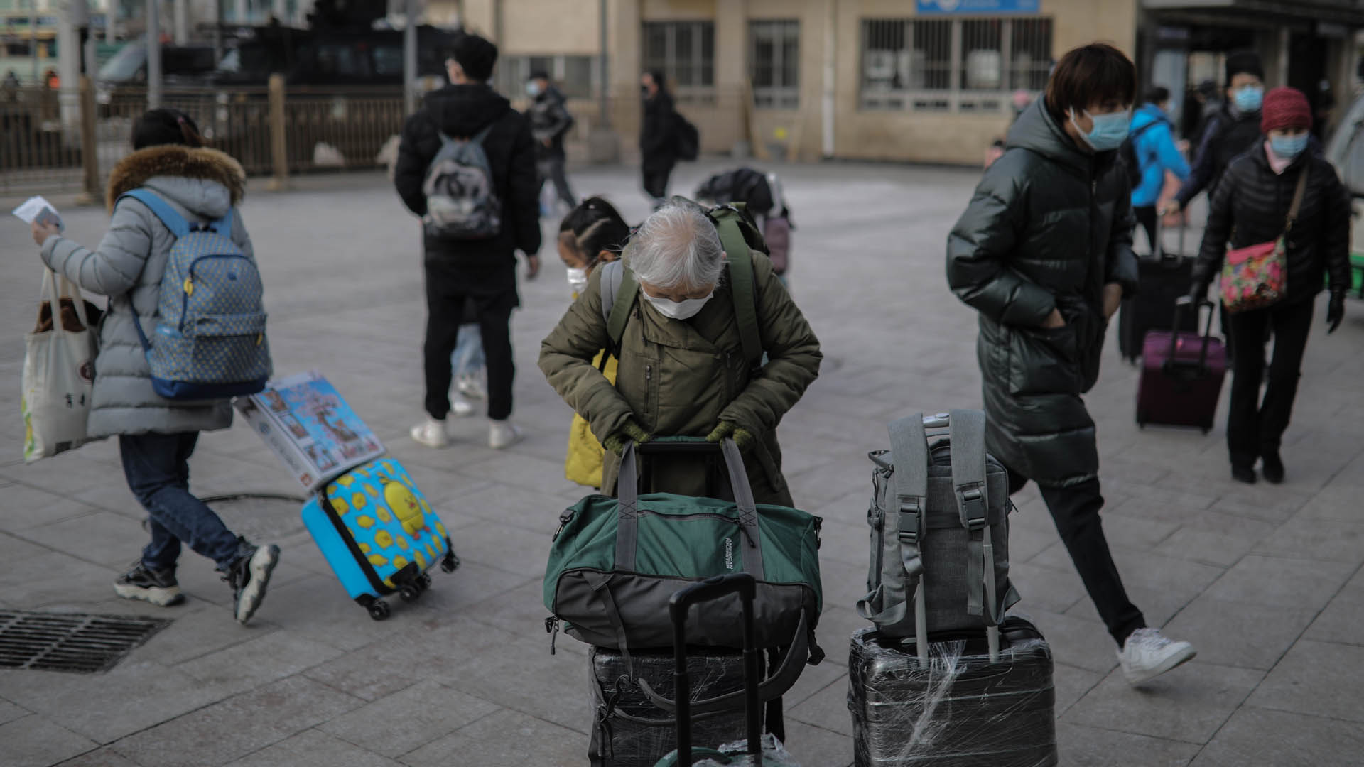 Dos ciudades chinas exigen prueba anal de COVID-19 a los llegados del extranjero Dos ciudades chinas exigen prueba anal de COVID-19 a los llegados del extranjero