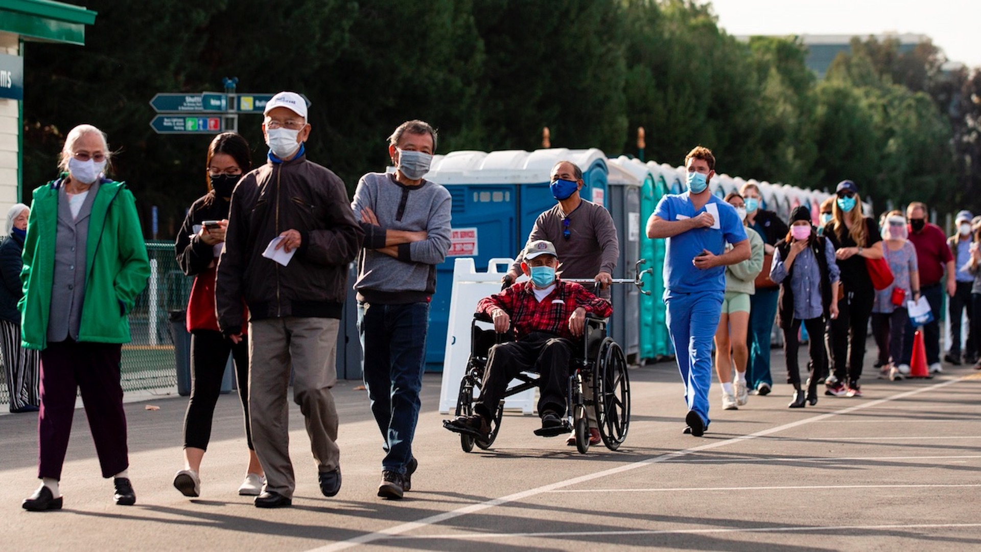 EE.UU. promedia 3 mil 300 muertes diarias en la última semana tras otro récord