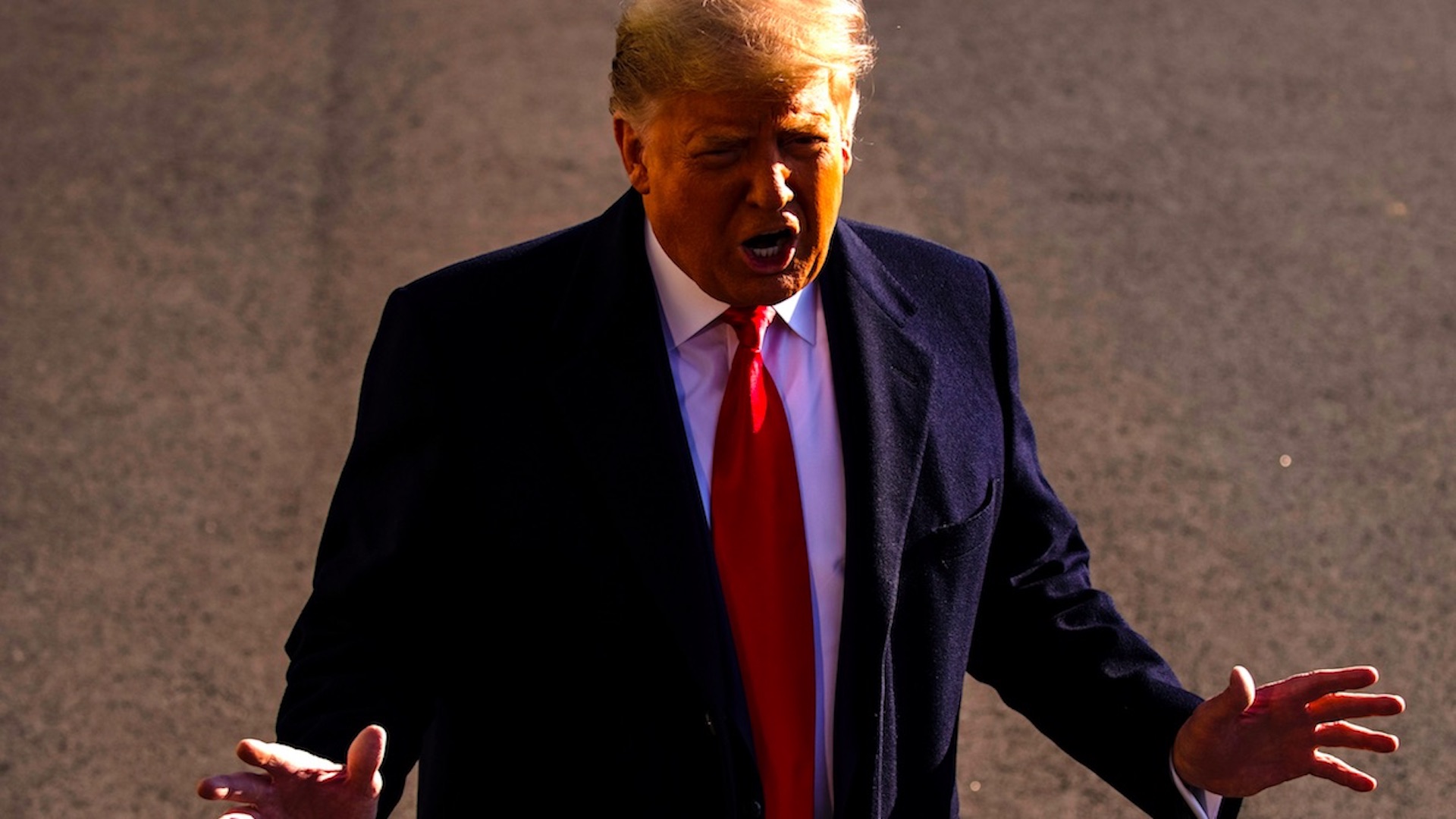 Trump asegura que hay “cero riesgo” de que lo destituya su gabinete