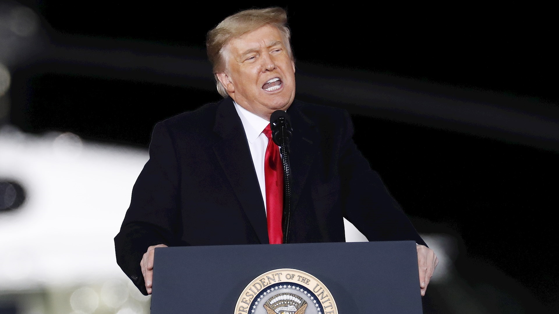 Trump plantea crear su propia plataforma tras bloqueo en Twitter Trump plantea crear su propia plataforma tras bloqueo en Twitter