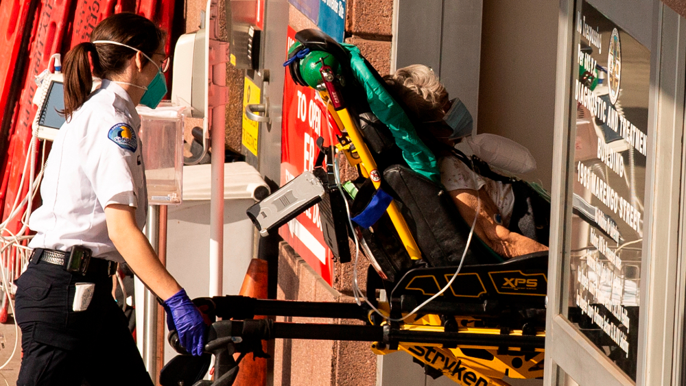 Estados Unidos acumula 581 mil 501 muertes y 32.6 millones de casos por COVID-19