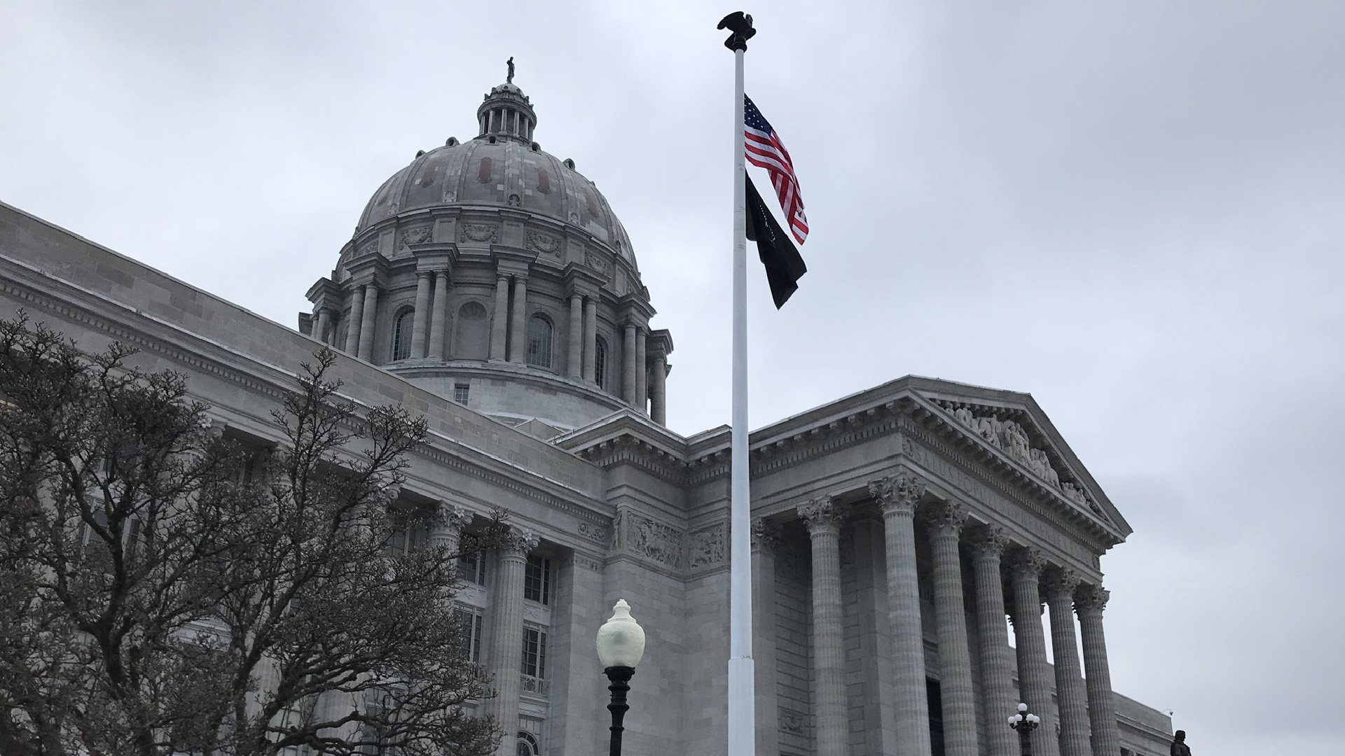EE.UU. supera sin incidentes domingo lleno de tensión por expectativa de protestas armadas - eeuu-supera-sin-incidentes-un-domingo-lleno-de-tension-por-expectativa-de-protestas-armadas-foto-efe-1