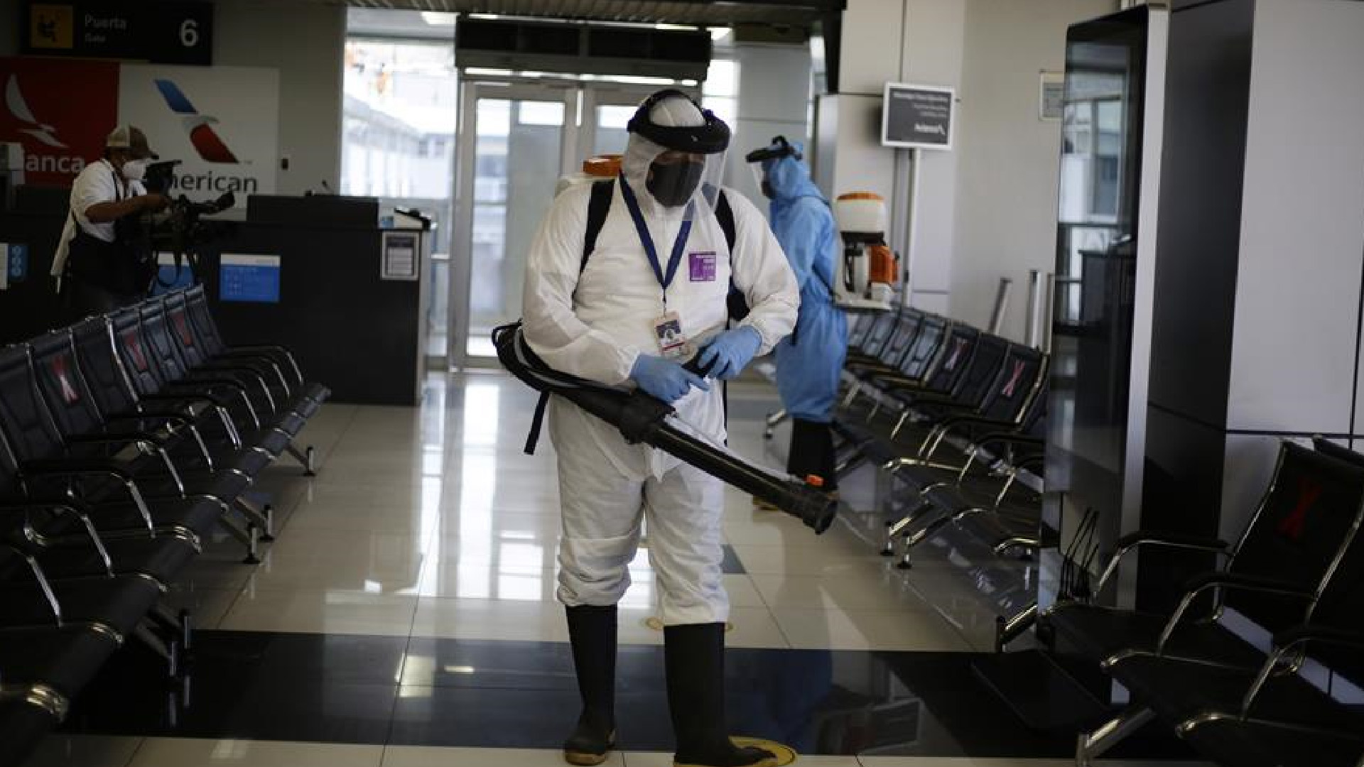 El Salvador aísla a otro viajero con COVID-19, un mexicano estadounidense