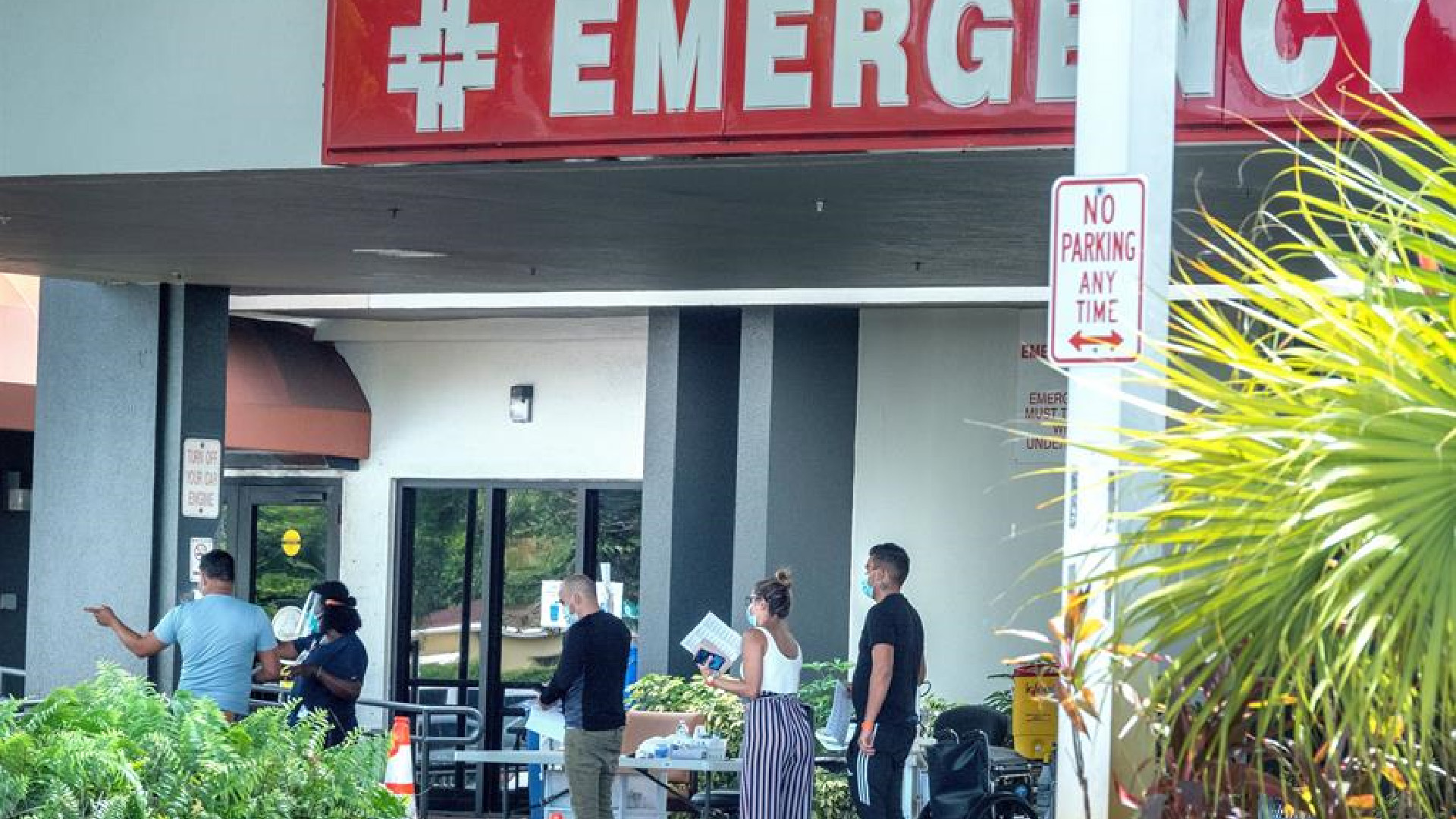 En jornada lenta de vacunación, Florida registra 132 muertes y 9 mil 500 casos nuevos de COVID-19