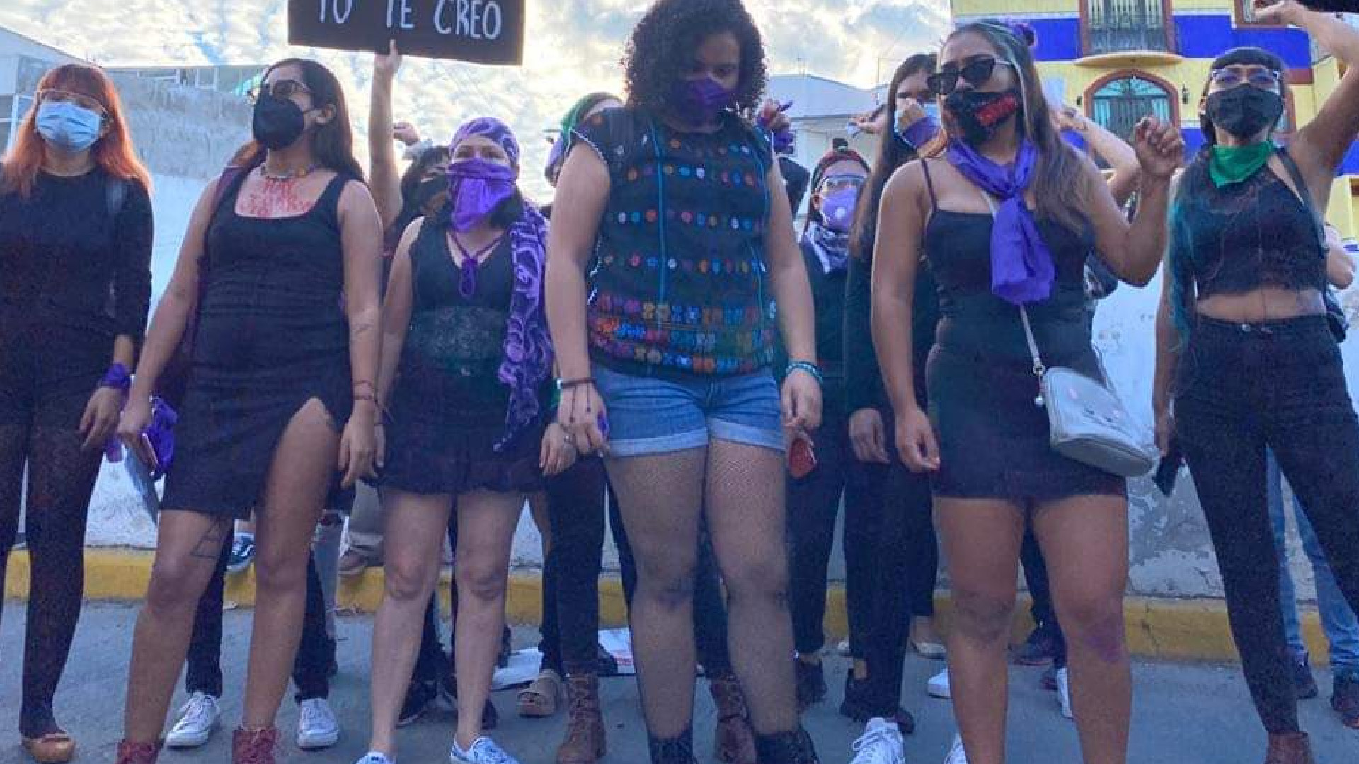 Feministas protestan contra designación de Salgado Macedonio como candidato de Morena en Guerrero