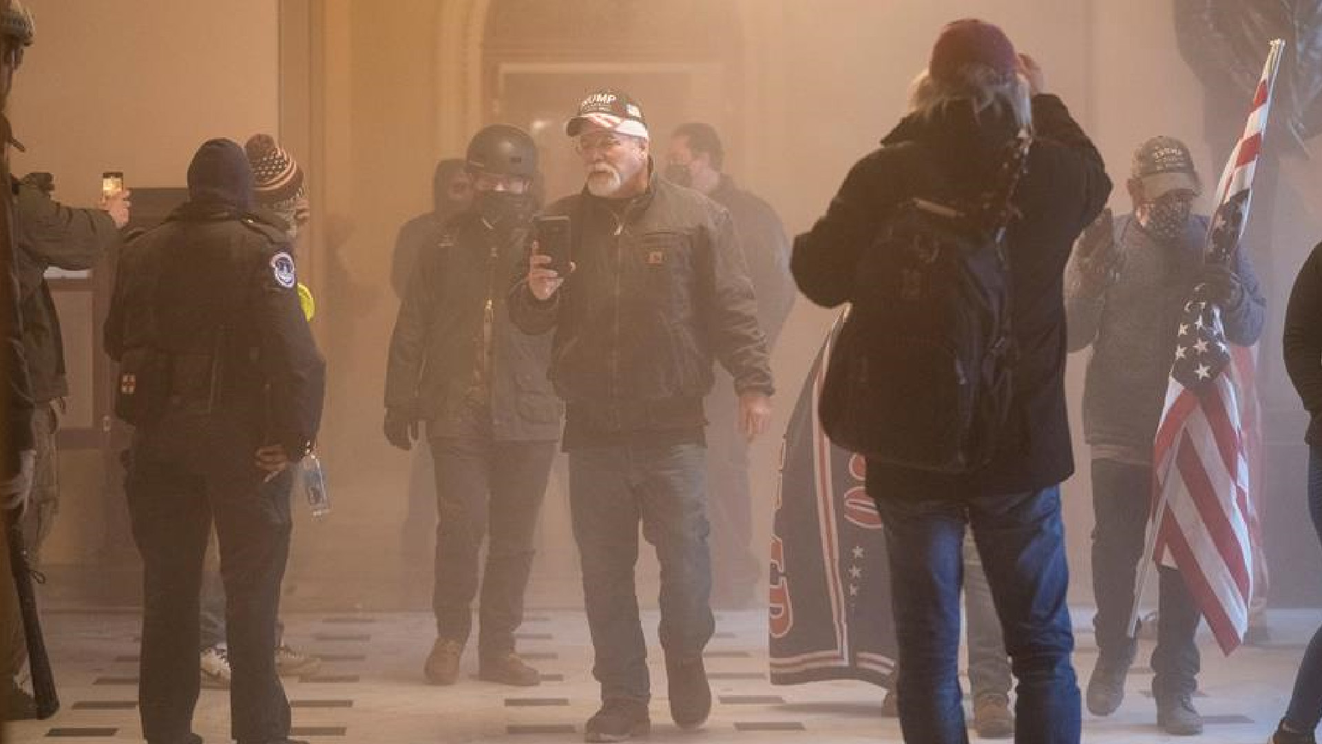 Fotógrafo que captó asalto al Capitolio dice que le "recordó a la caída de Sadam Husein" - fotografo-que-capto-asalto-al-capitolio-dice-que-le-recordo-a-la-caida-de-sadam-husein-foto