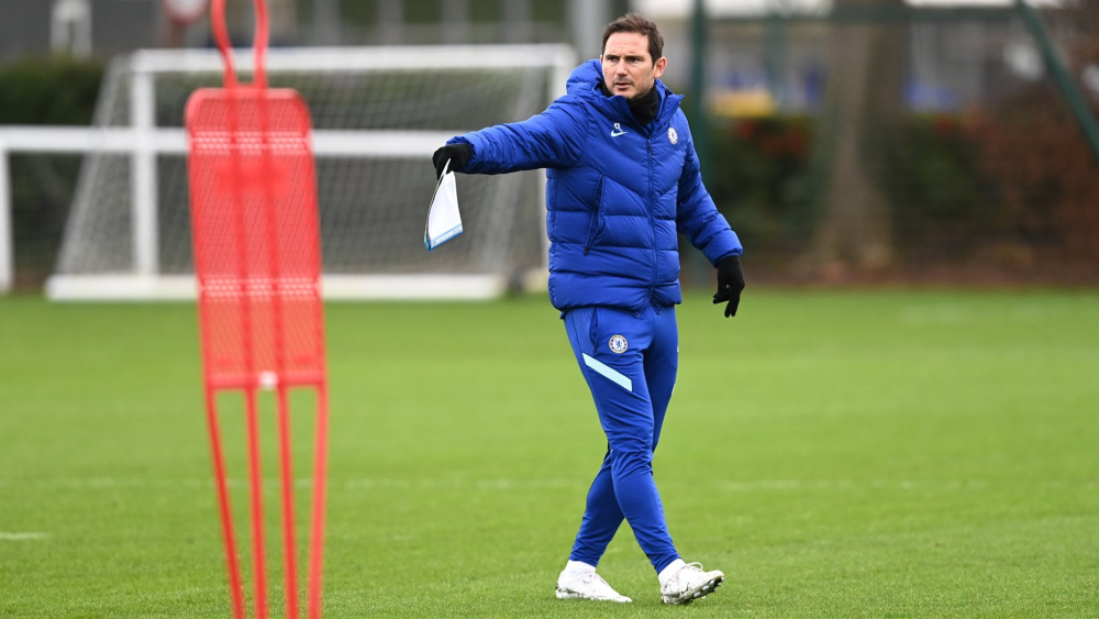 Chelsea destituye a su entrenador Frank Lampard