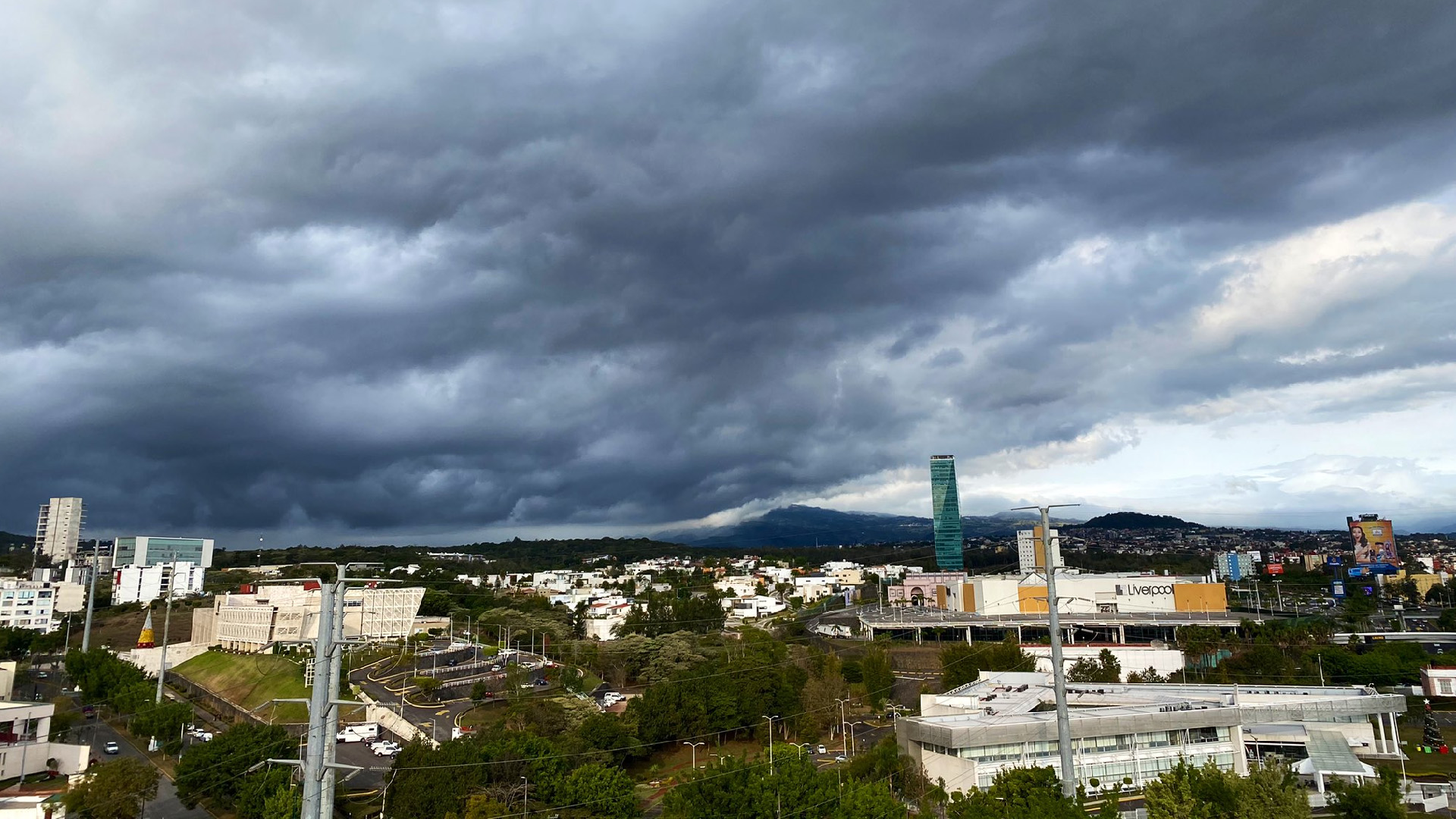 Frente Frío 23 mantendrá fuertes vientos y lluvias este domingo Frente Frío 23 mantendrá fuertes vientos y lluvias este domingo