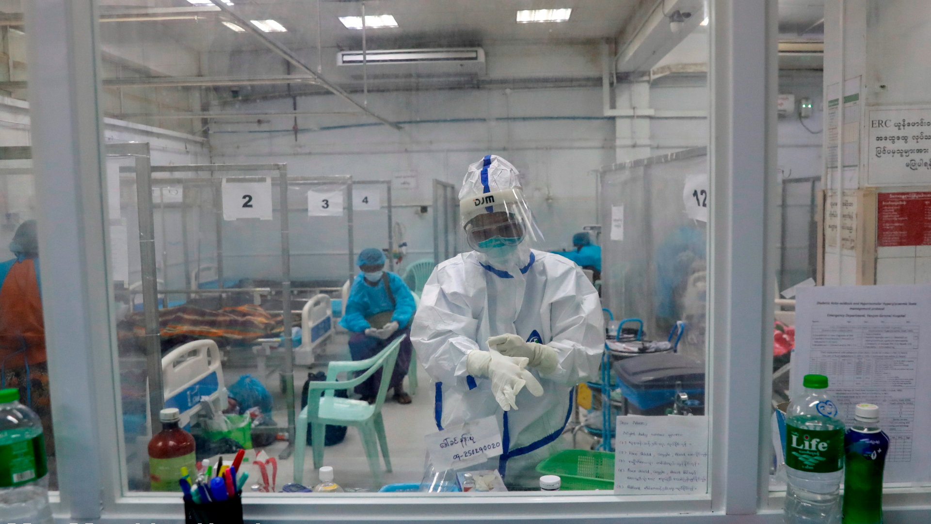 COVID-19 empieza el 2021 con una cifra récord de casi 14 mil muertes al día